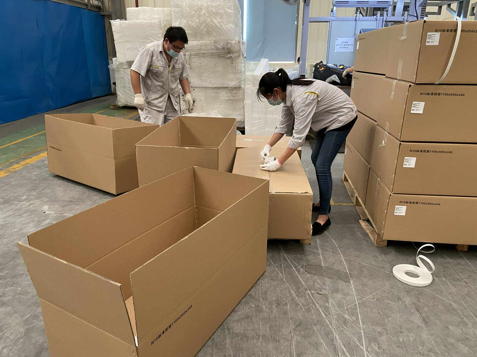 Replacing and reinforcing shipping cartons